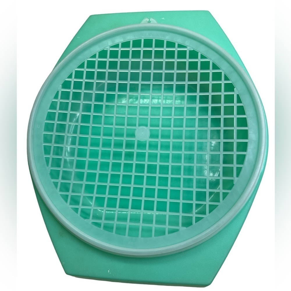 Tupperware Vintage Two Piece Colander/Strainer w Lid Preowned Green/Clear 766-1